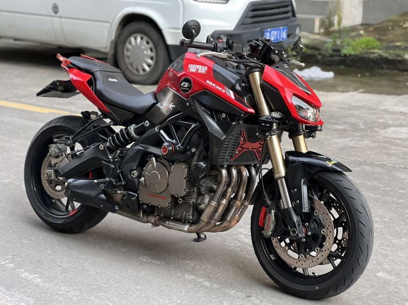 QJMOTOR 追600