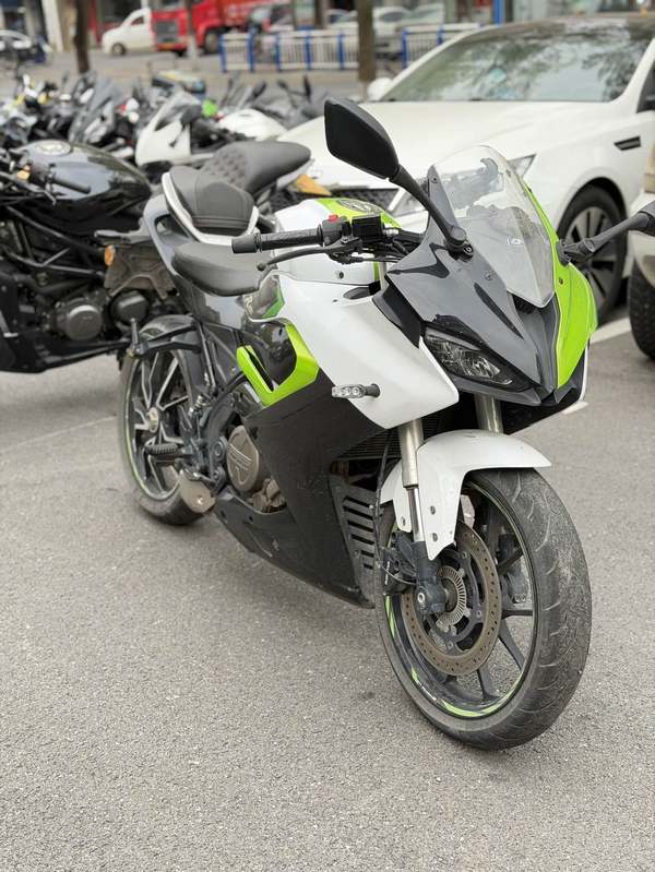 QJMOTOR 赛250