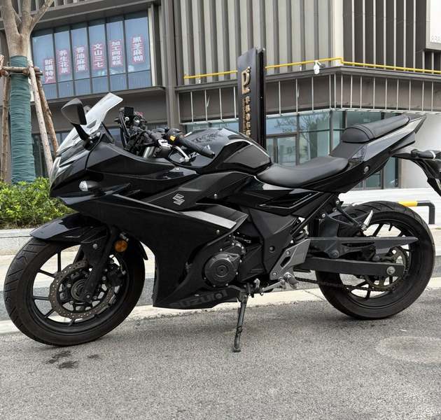 豪爵铃木 GSX250R