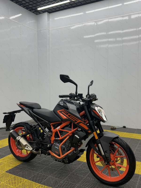 KTMR2R 250 Duke