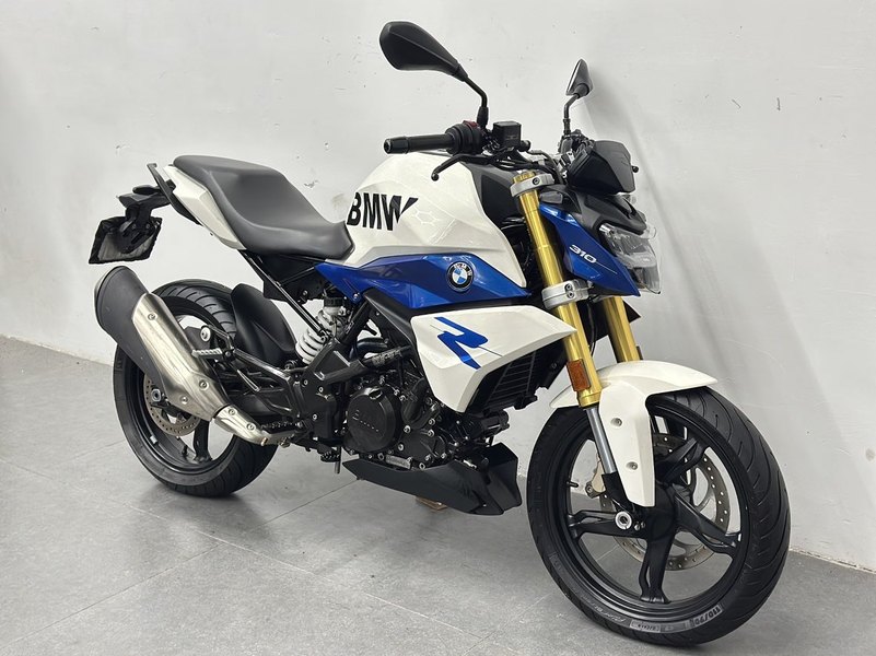 宝马 G 310 R