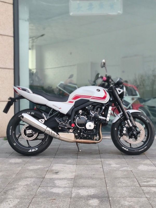 张雪机车 500F