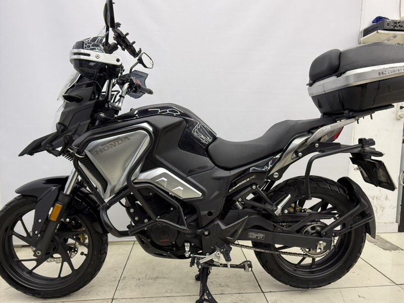 五羊本田 猛鸷 CB190X