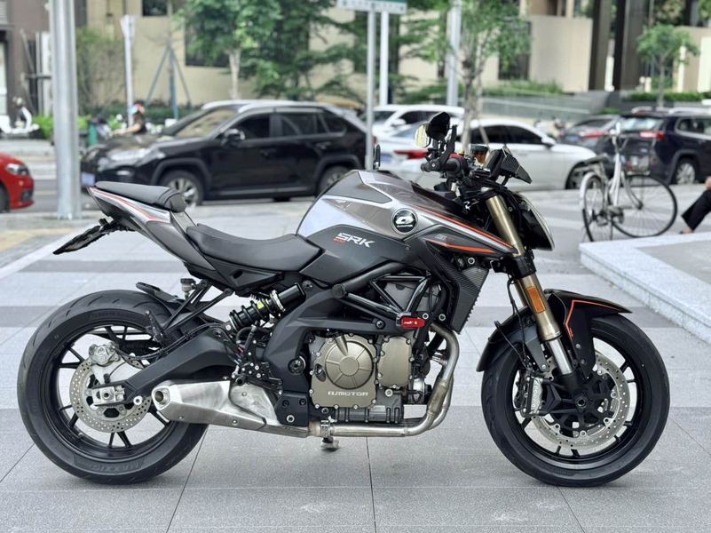 QJMOTOR 追600