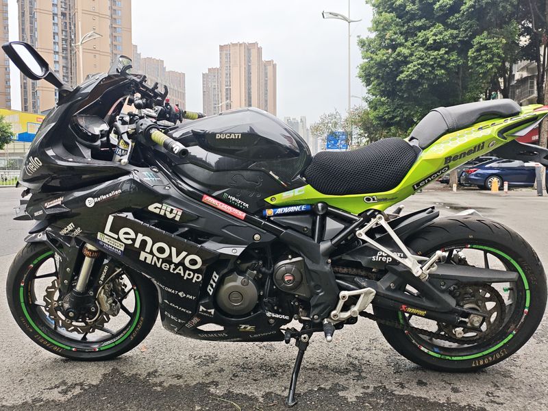 贝纳利 龙卷风 Tornado 302R