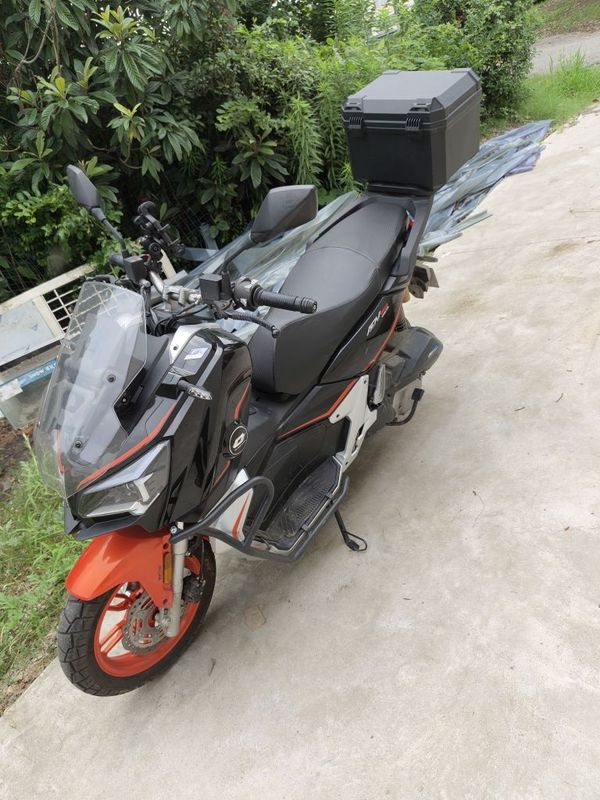 QJMOTOR 鸿150 ADV