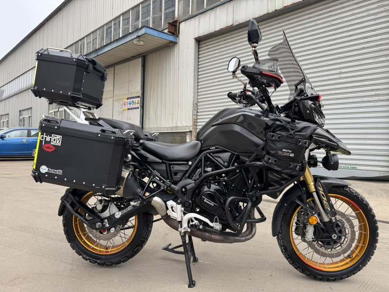 贝纳利 TRK702