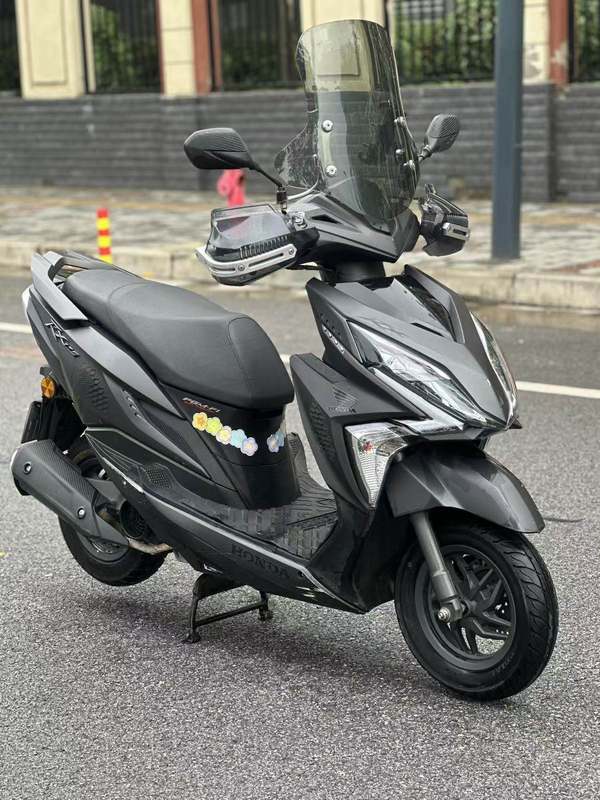 新大洲本田 裂行 RX125Fi