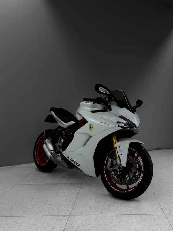 杜卡迪 SuperSport