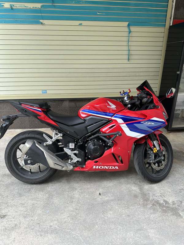 本田WING CBR400R