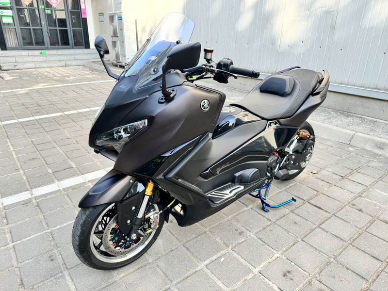 雅马哈 TMAX