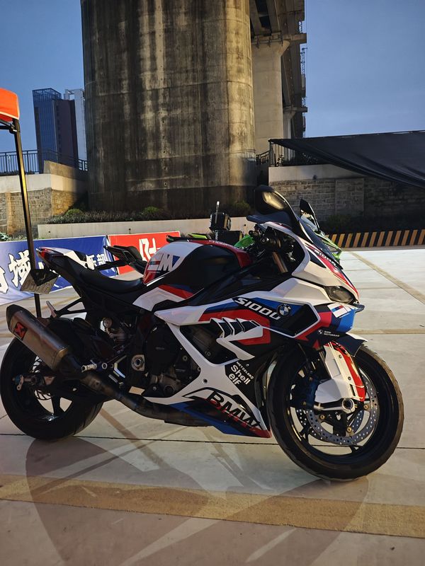 宝马 S 1000 RR
