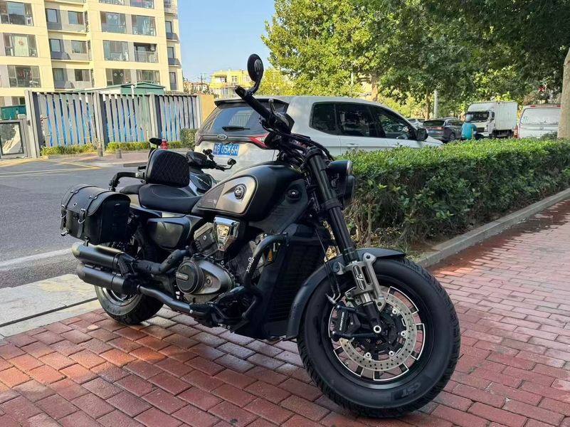 QJMOTOR 闪600