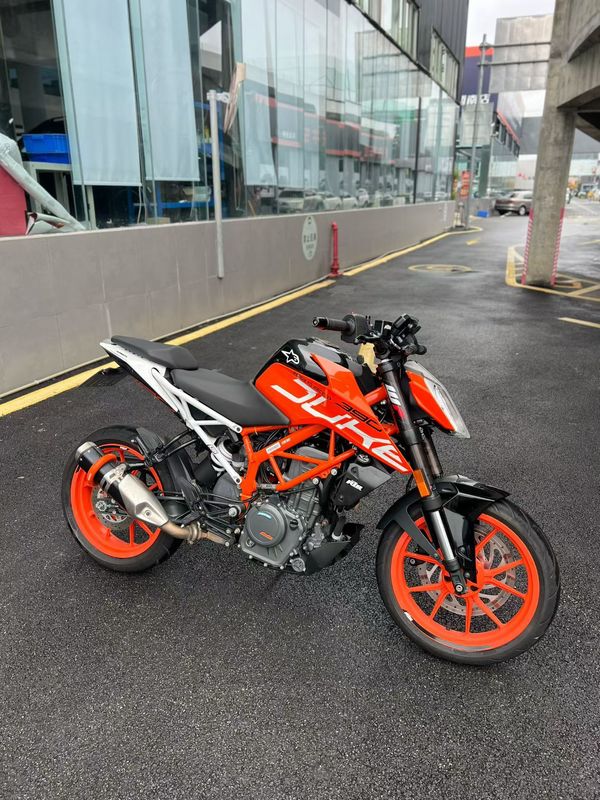 KTMR2R 390 Duke