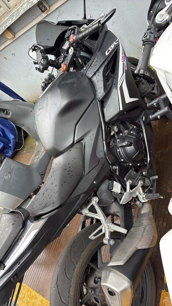 本田WING CBR400R