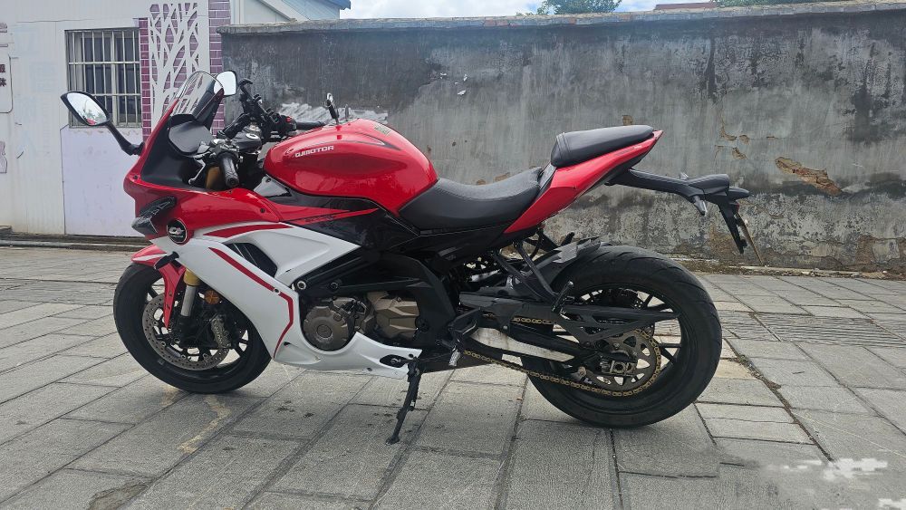 QJMOTOR 赛600