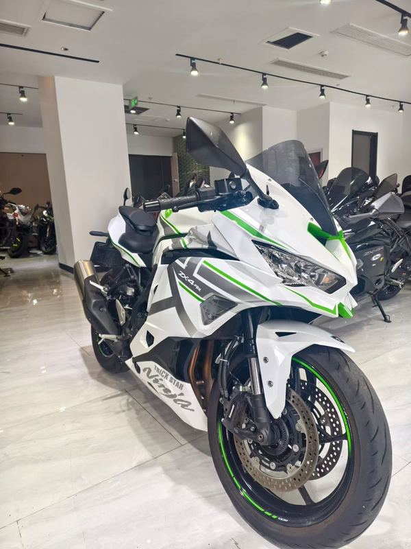 川崎 ZX-4R