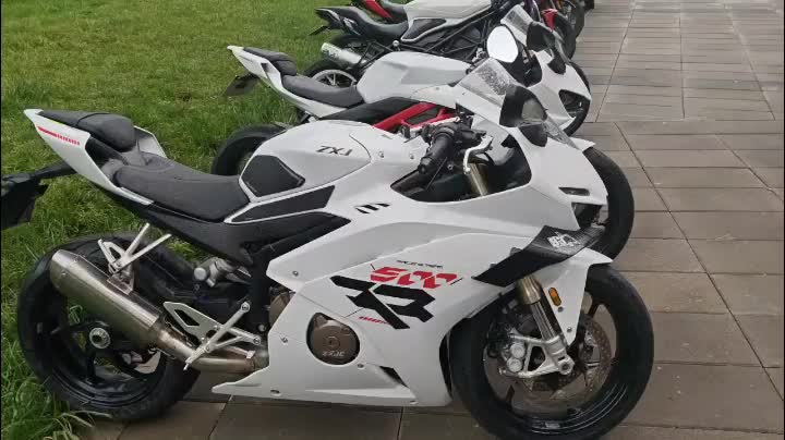 张雪机车 500RR