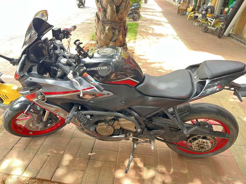 QJMOTOR 赛400