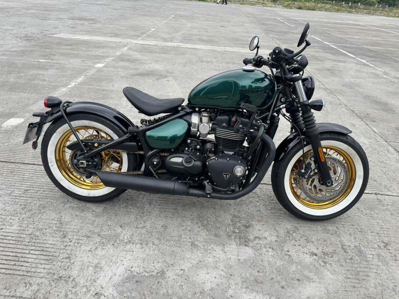 凯旋 Bonneville Bobber