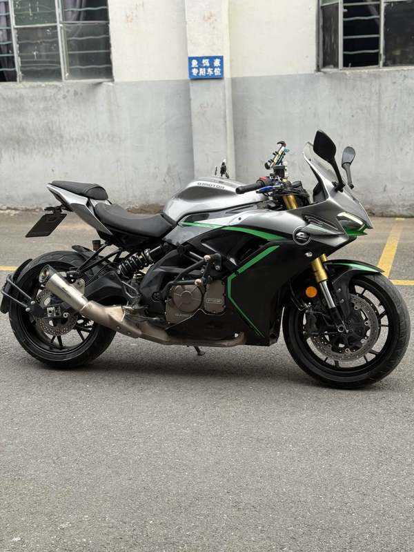 QJMOTOR 赛600