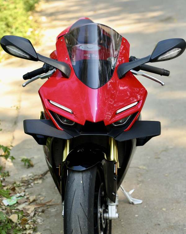 张雪机车 500RR