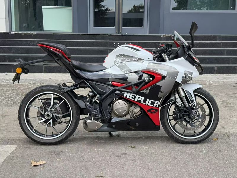 QJMOTOR 赛250