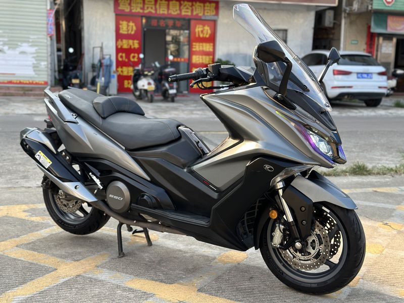 光阳 AK550