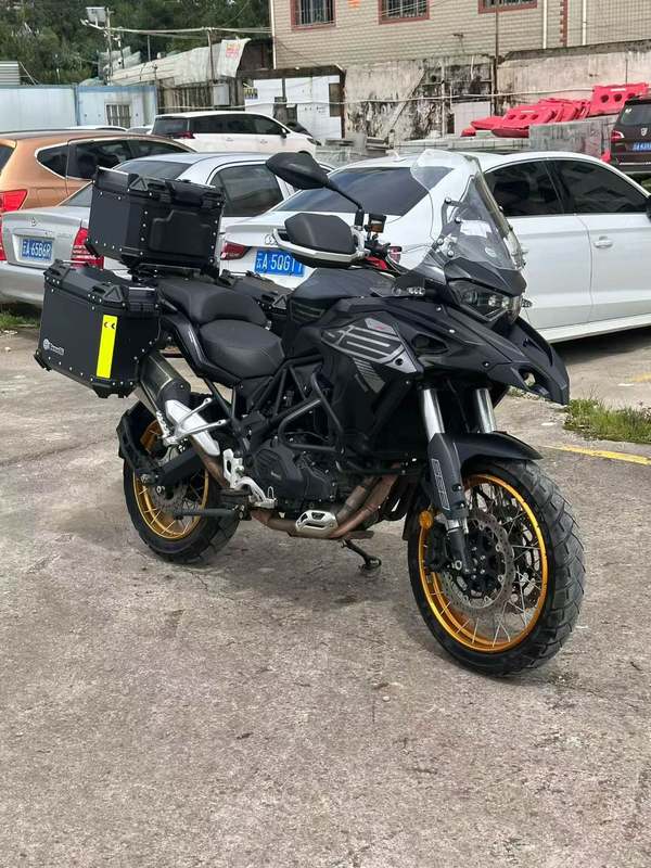贝纳利 TRK552