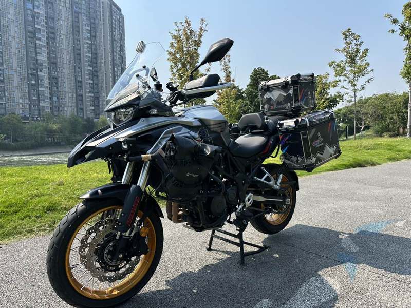 贝纳利 TRK552