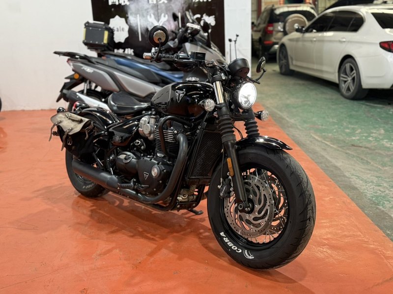 凯旋 Bonneville Bobber