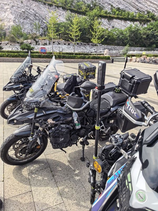 贝纳利 金鹏 TRK502