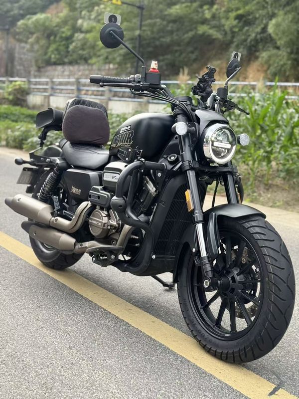 QJMOTOR 闪300S