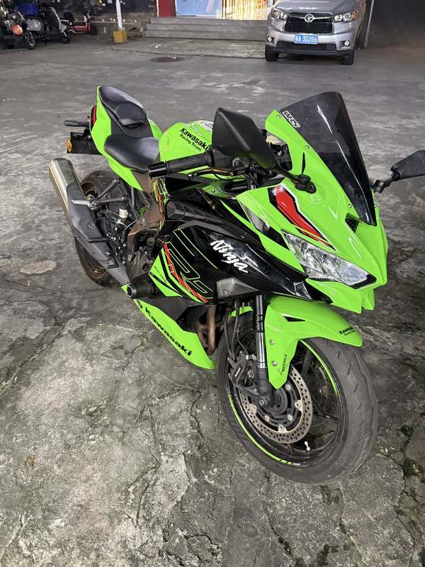 川崎 ZX-4R