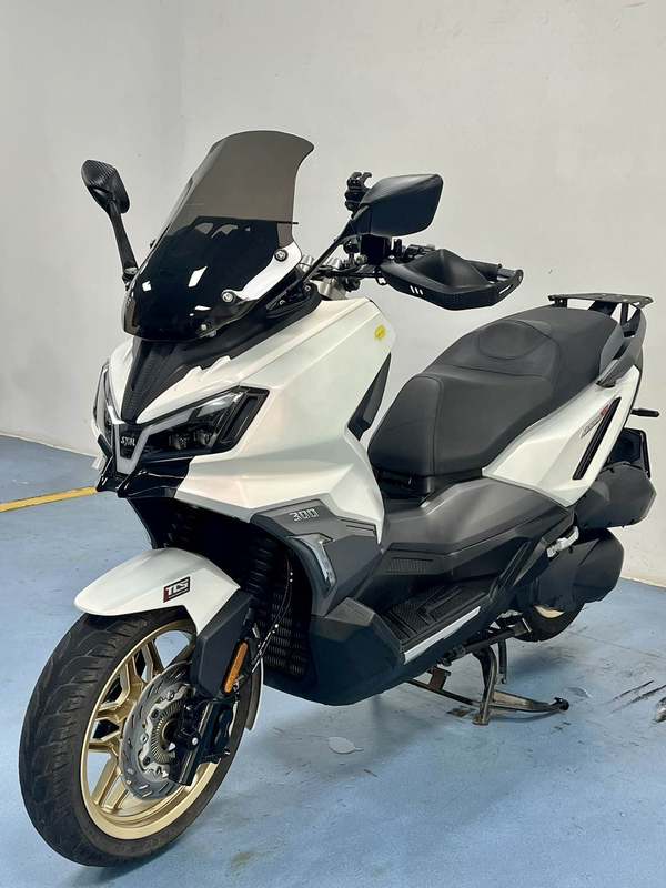 SYM三阳 Husky ADV 300