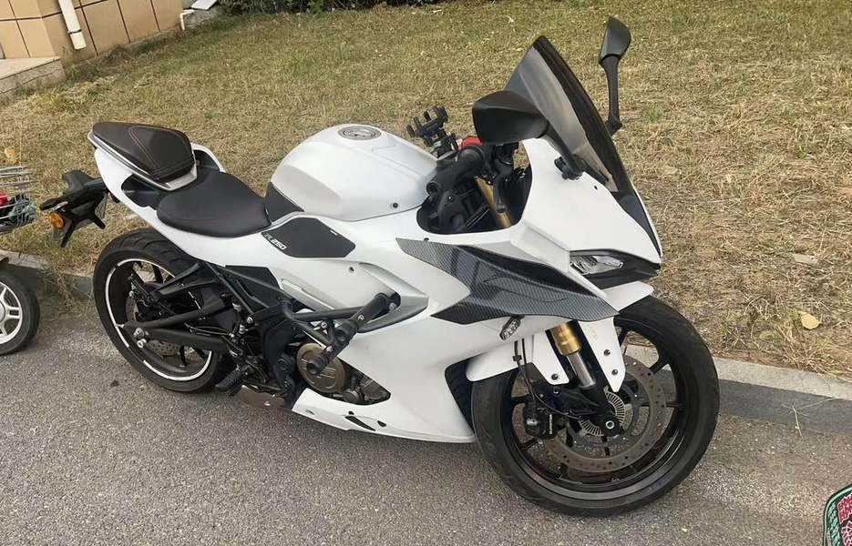 QJMOTOR 赛250