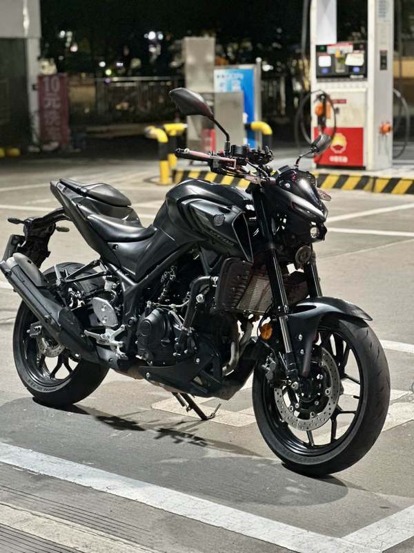 雅马哈 MT-03