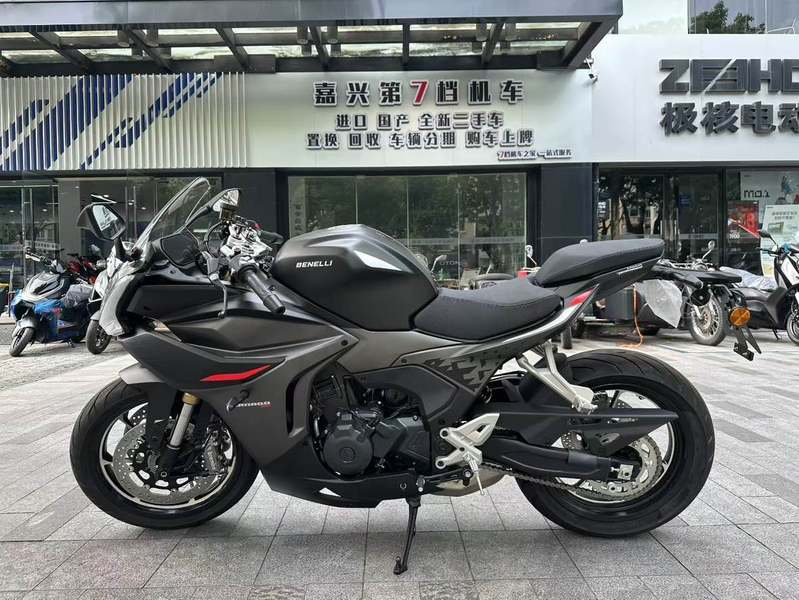 贝纳利 龙卷风 Tornado 552R