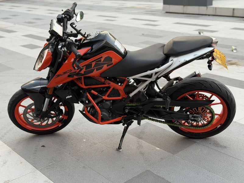 KTMR2R 390 Duke
