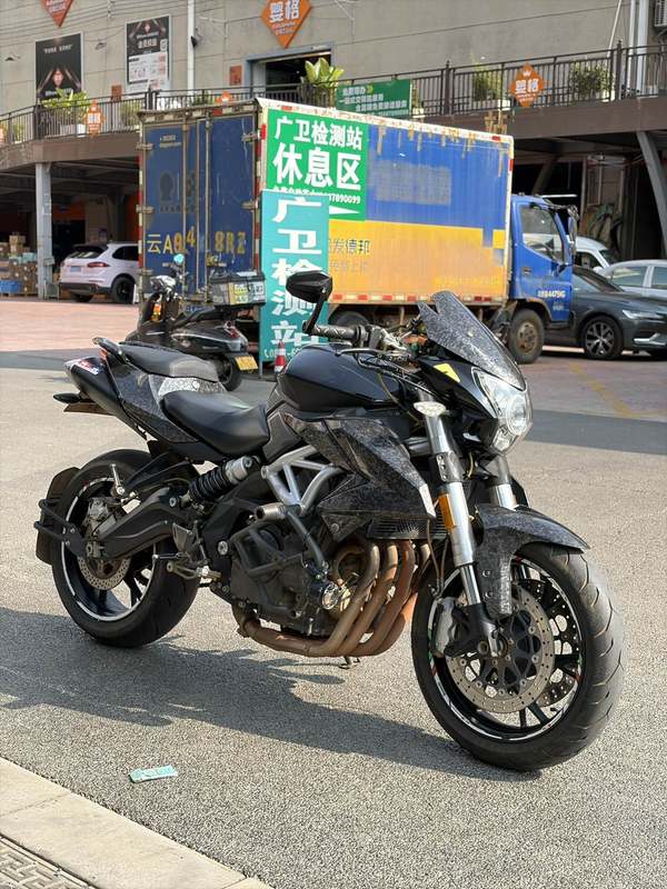 贝纳利 TNT600i