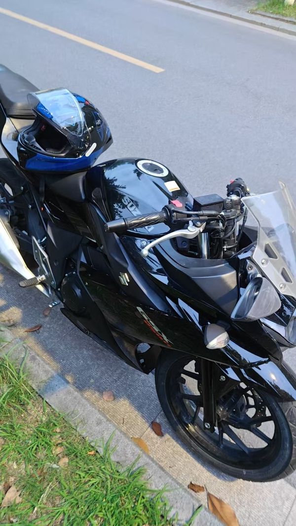 豪爵铃木 GSX250R