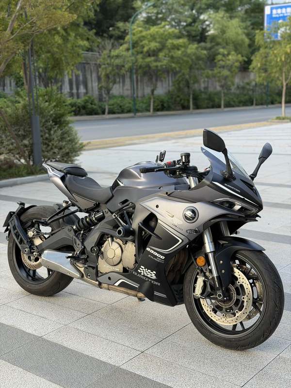 QJMOTOR 赛600