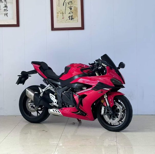 QJMOTOR 赛800