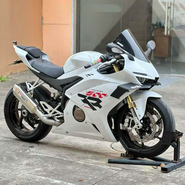张雪机车 500RR