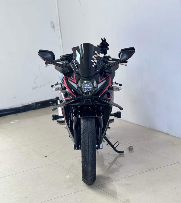 豪爵铃木 GSX250R