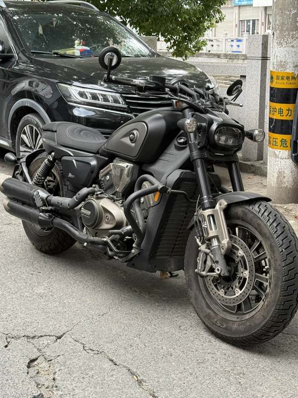 QJMOTOR 闪600