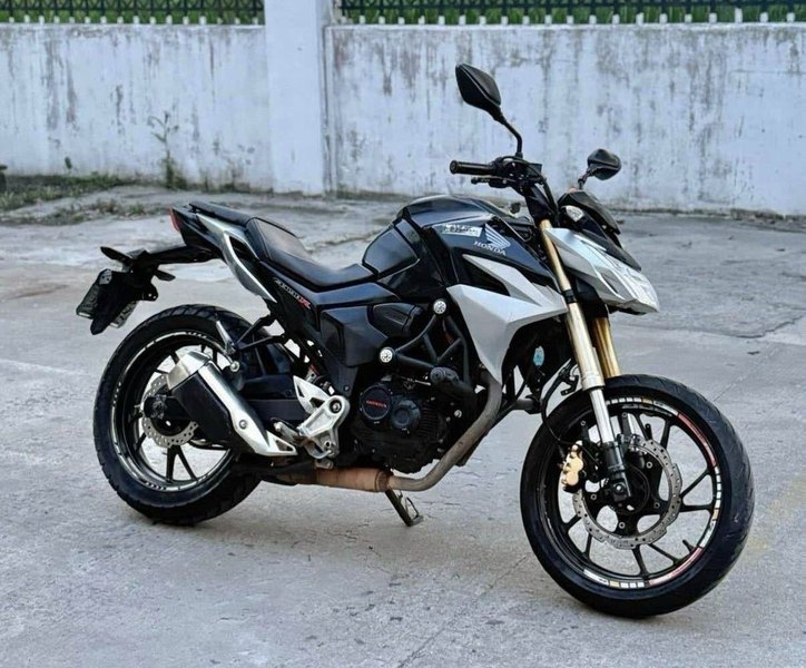 五羊本田 CB190R 暴锋眼