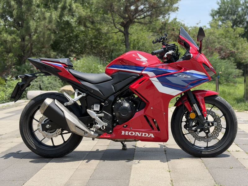 本田WING CBR400R