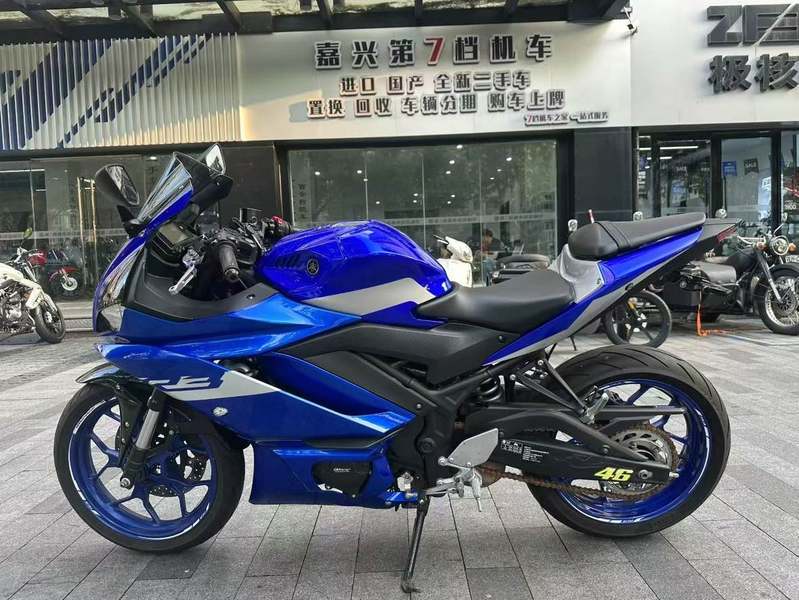 雅马哈 YZF-R3