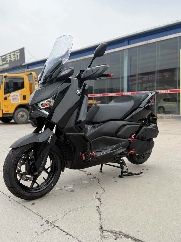 雅马哈 XMAX